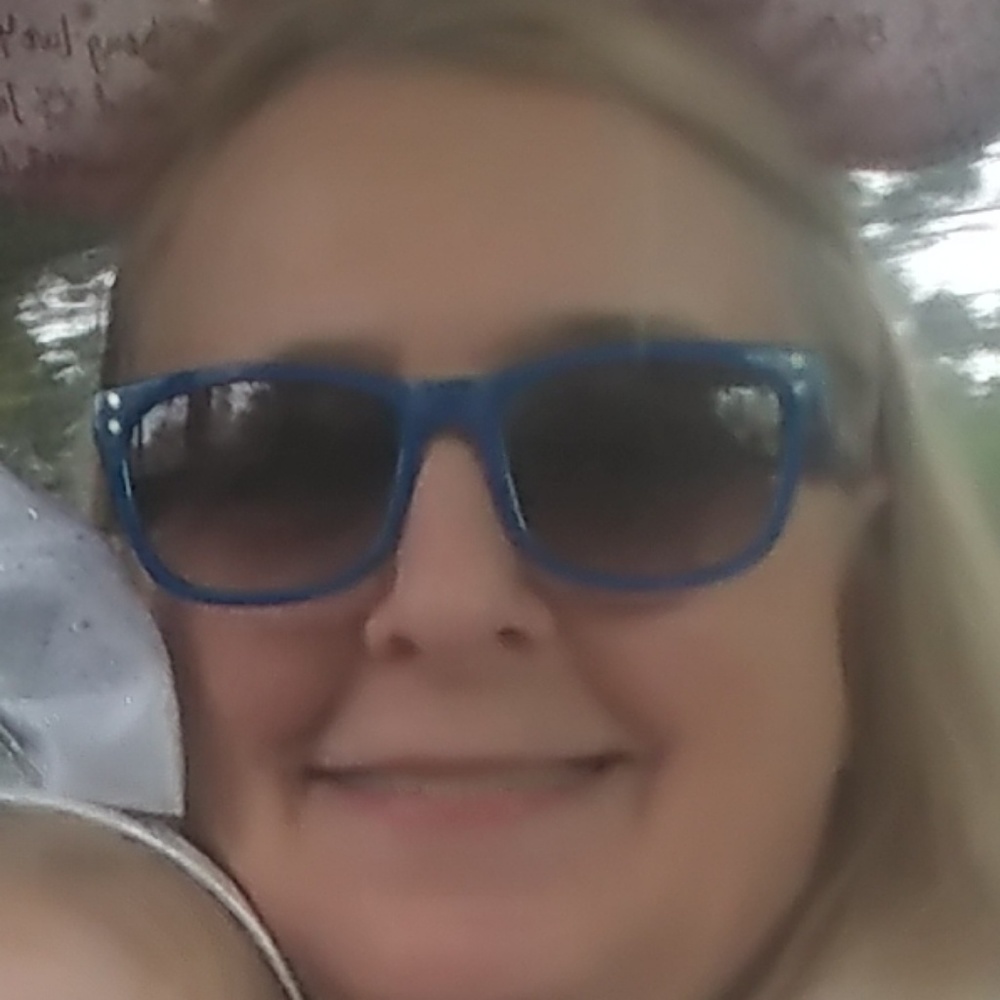 Meet your Posher, Lori